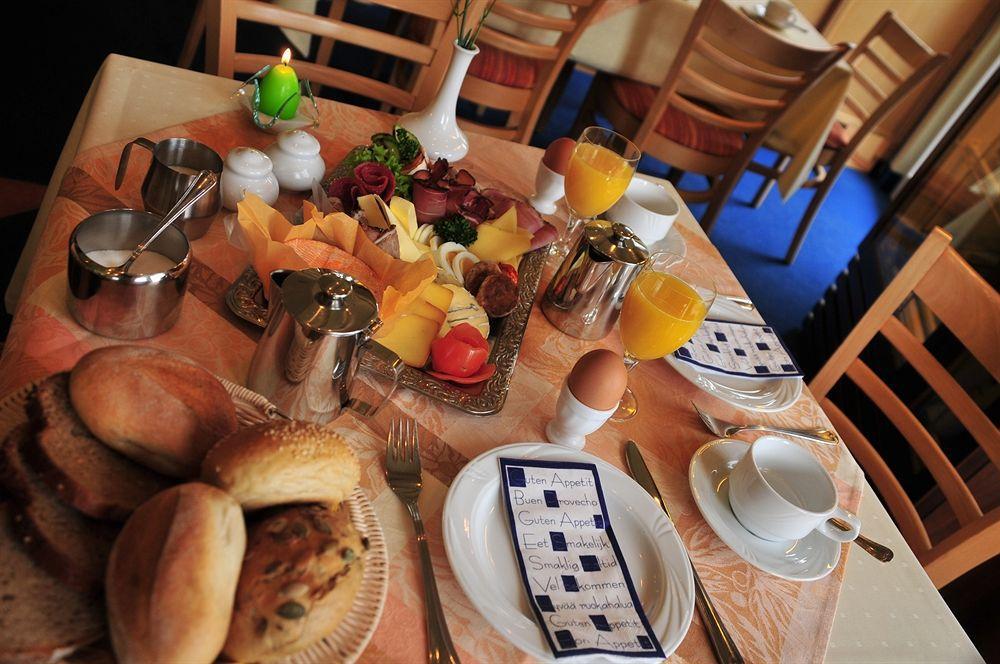 Hotel Am Tierpark โกทา ร้านอาหาร รูปภาพ